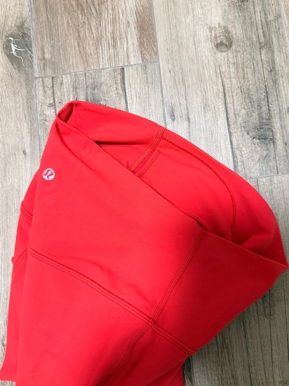 Lululemon Love Red Align Size 8 Cropped High-Rise Cropped Leggings
